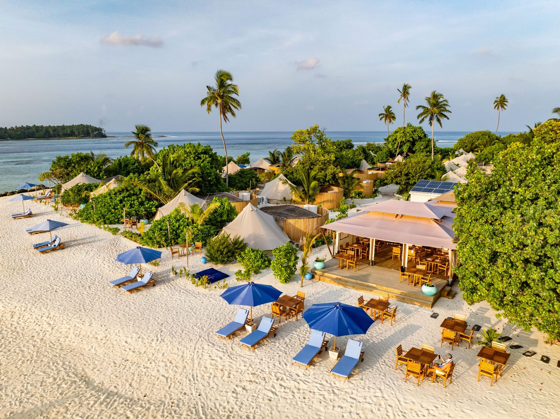 8 Days Maldives Resort — 1